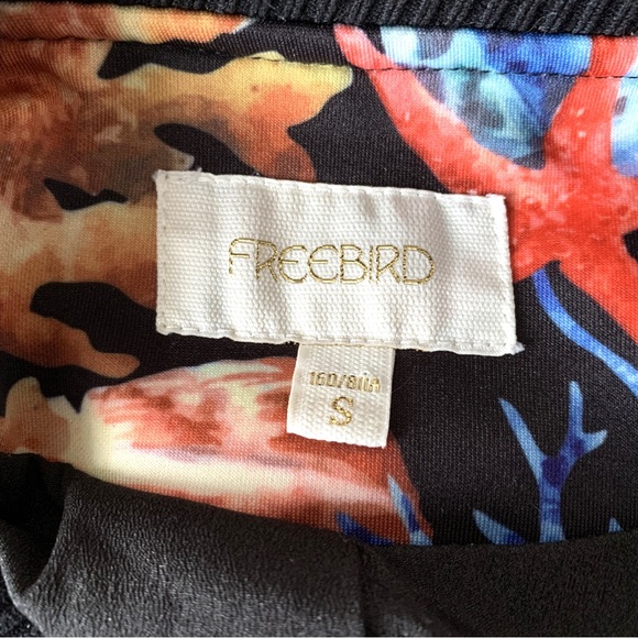 Woman's Freebird Jacket. Size Small. Fish Design. Excellent condition - Picture 5 of 5